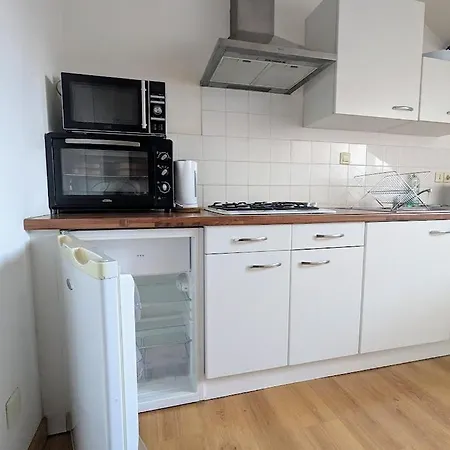 Apartment 5 *